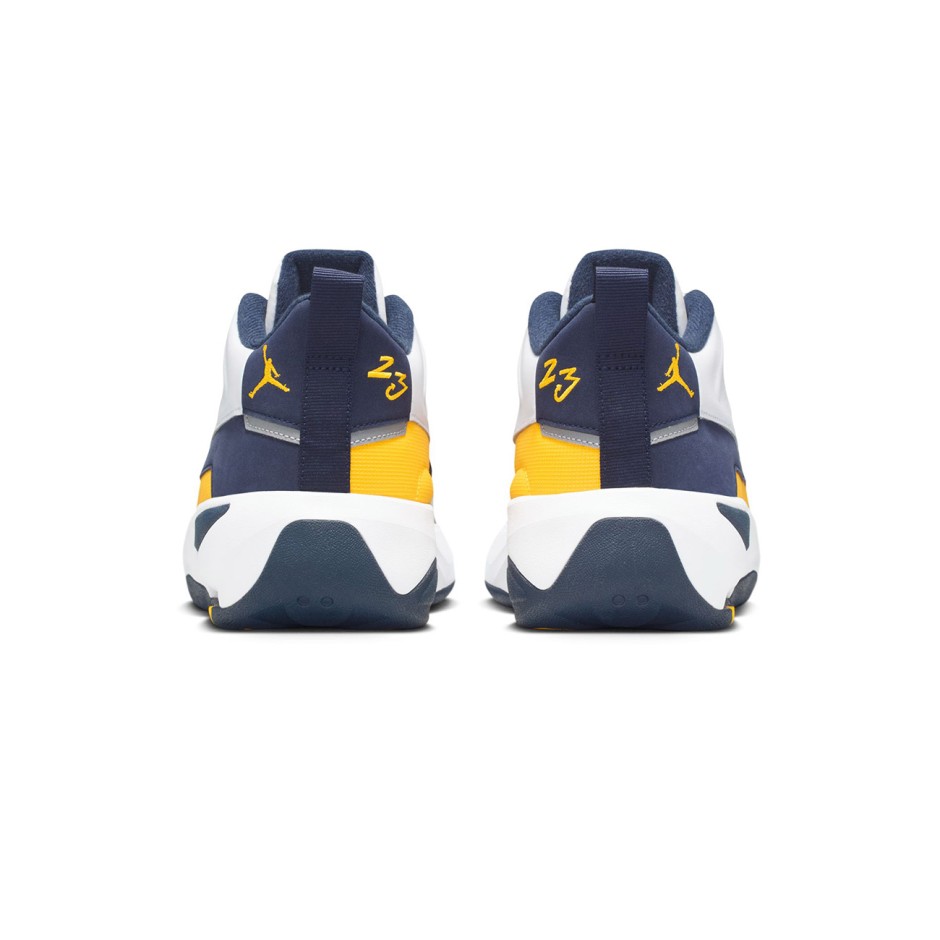 JORDAN MAX AURA 7 HQ2091-102 White