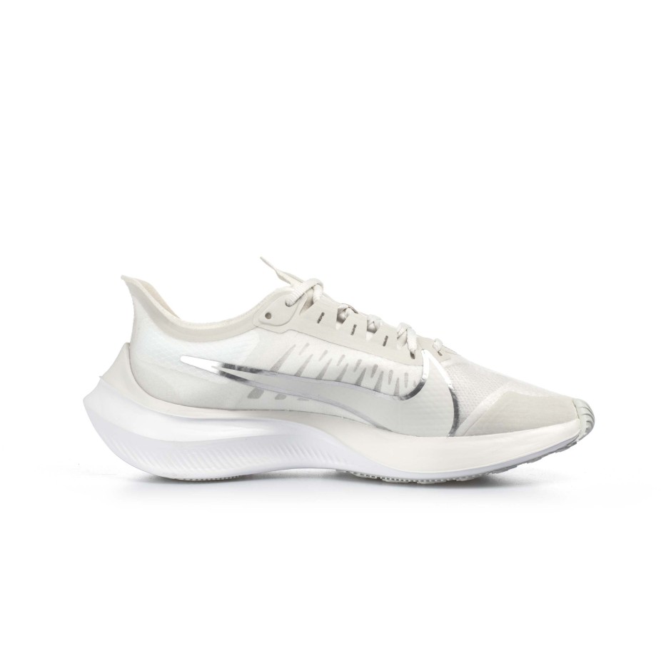 nike zoom gravity all white