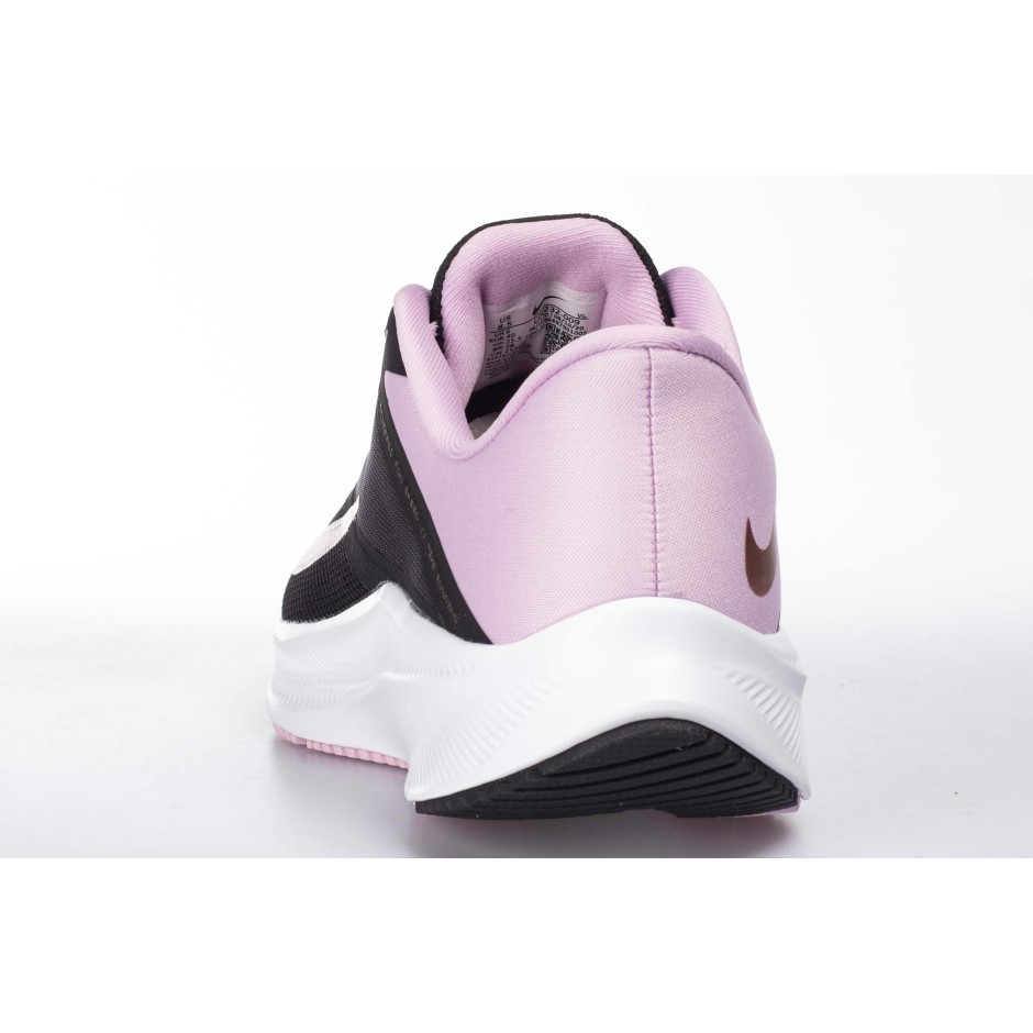 nike running quest 3 trainers in black and pink