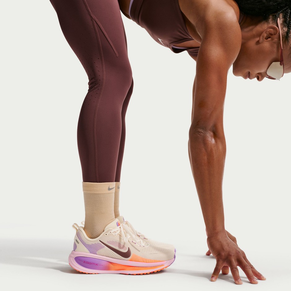 Γυναικεία Παπούτσια για Τρέξιμο Σομόν - Nike Vomero 18