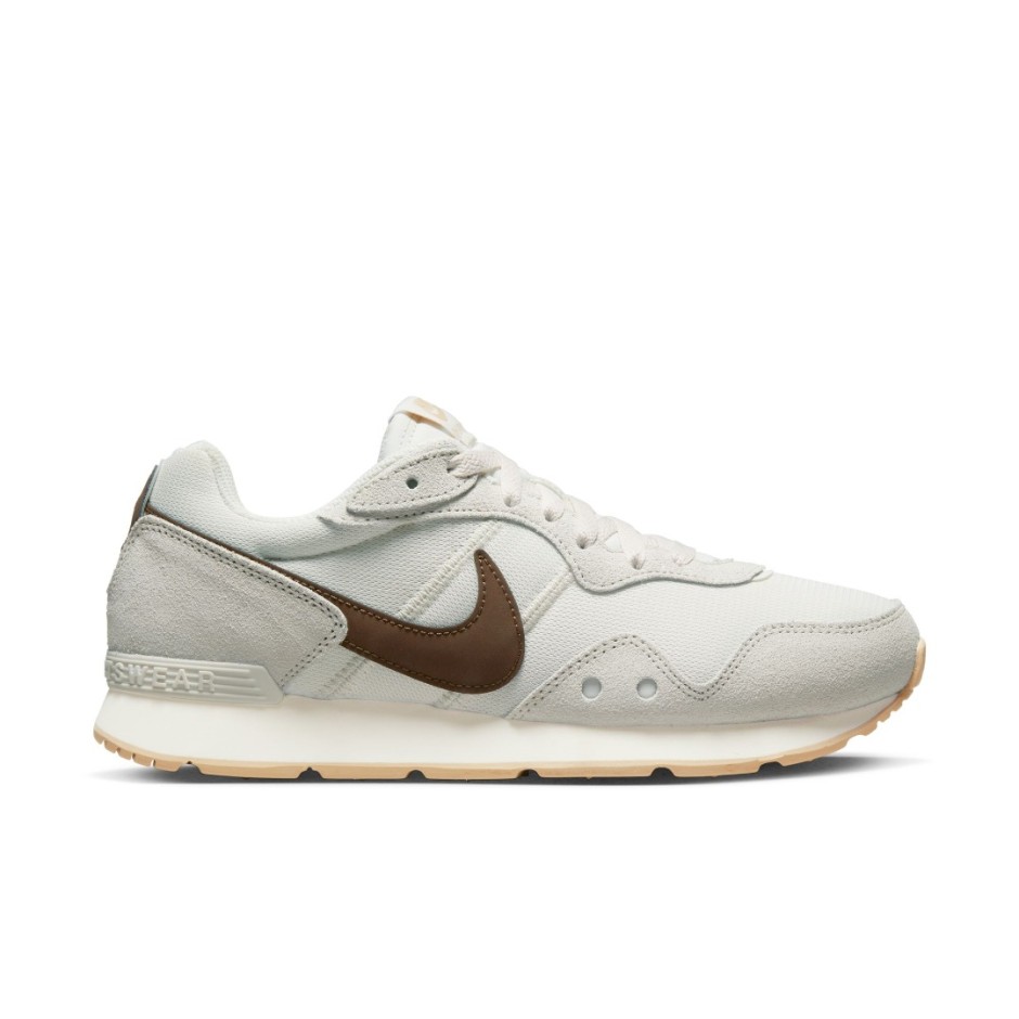 Nike Venture Runner Εκρού - Γυναικεία Sneakers