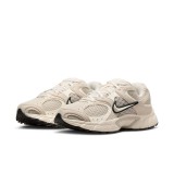 Γυναικεία Sneakers Εκρού - Nike V5 RNR Εικόνα 1