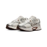 Women's Sneakers Ecru - Nike V5 RNR Image 1