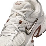 Women's Sneakers Ecru - Nike V5 RNR Image 3