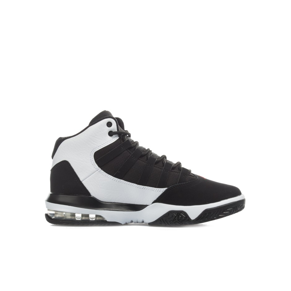 jordan max aura white and black
