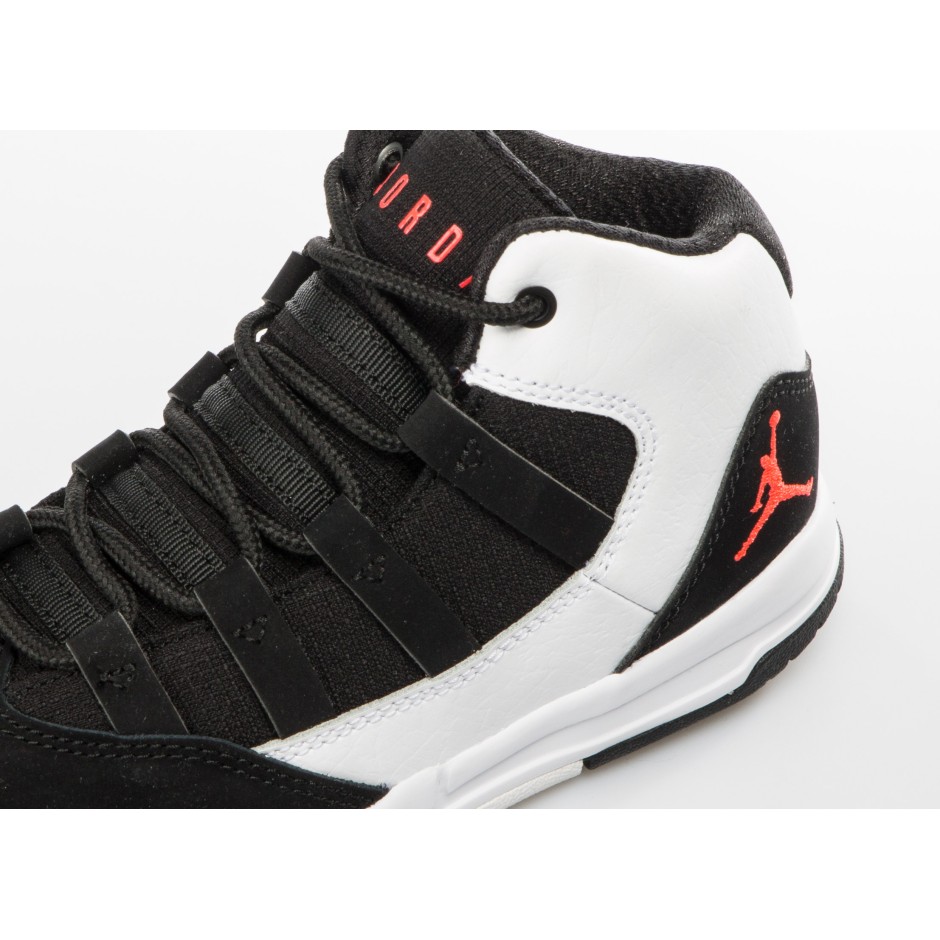 JORDAN MAX AURA AQ9216-101 White-Black