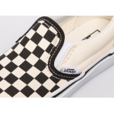 VANS UY CLASSIC SLIP-ON VZBUEO1-EO1 White-Black