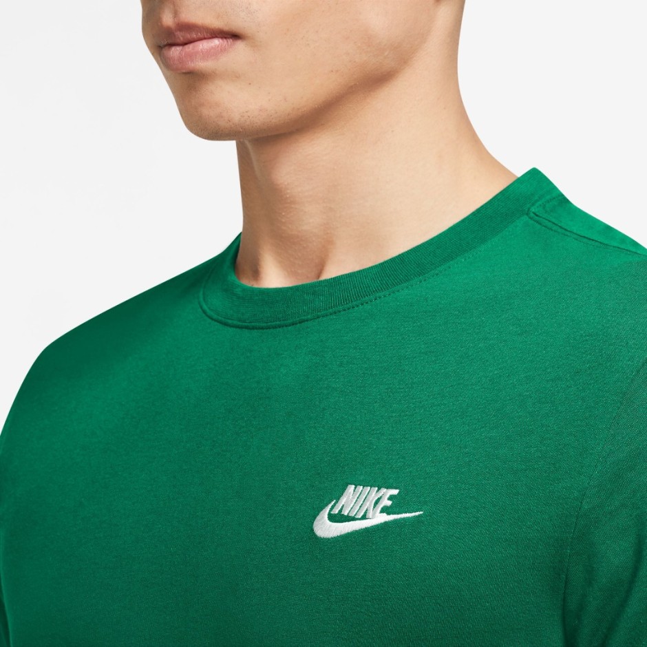 Men's T-Shirt Green - Nike Sportswear Club