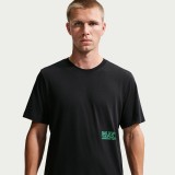 Men's T-Shirt Black - Nike Sportswear Image 1