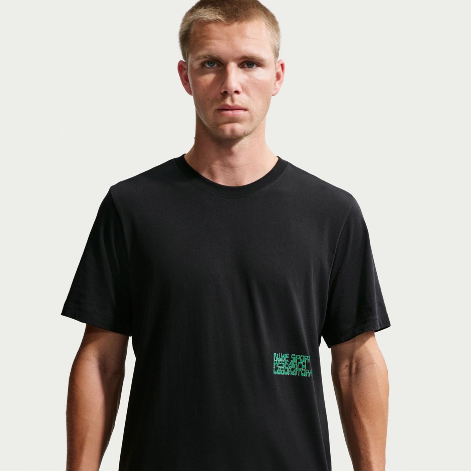 Men's T-Shirt Black - Nike Sportswear
