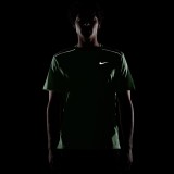 Men's Running T-Shirt Lime - Nike Miler Dri-FIT Image 2