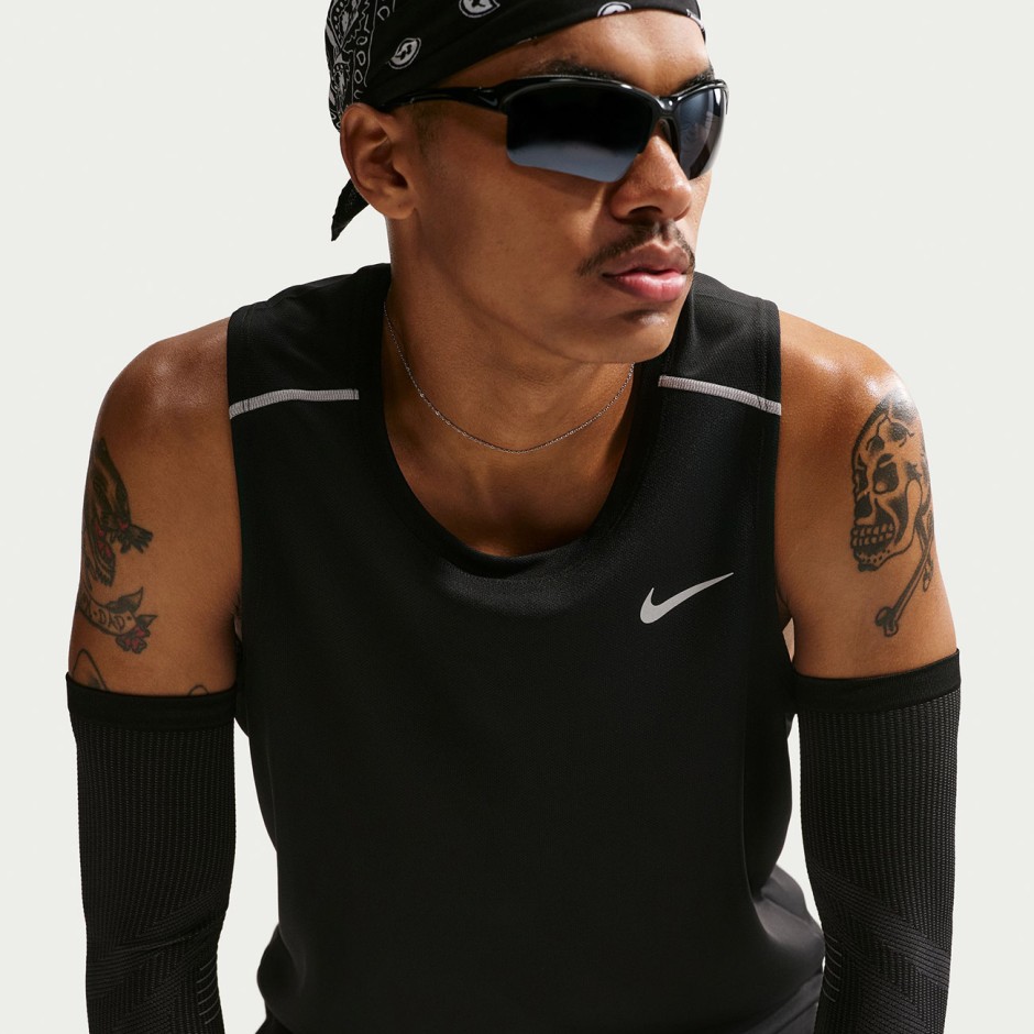 Ανδρική Αμάνικη Μπλούζα για Τρέξιμο Μαύρη - Nike Miler Dri-FIT 