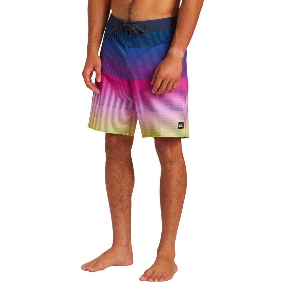QUIKSILVER SURFSILK MASSIVE 18 AQYBS03651-KTP6 Colorful