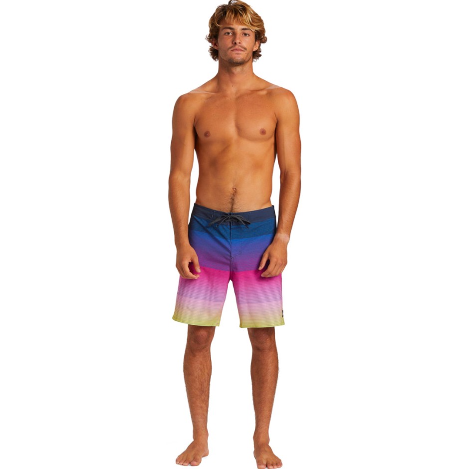 QUIKSILVER SURFSILK MASSIVE 18 AQYBS03651-KTP6 Colorful