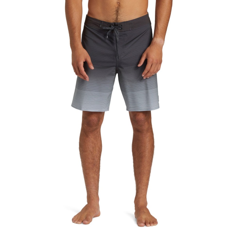 QUIKSILVER SURFSILK MASSIVE 18 AQYBS03651-KVJ6 Black