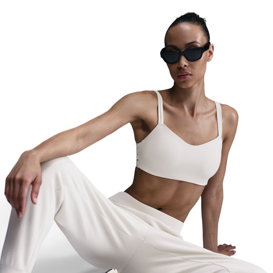 NIKE HQ8184-104 Ecru