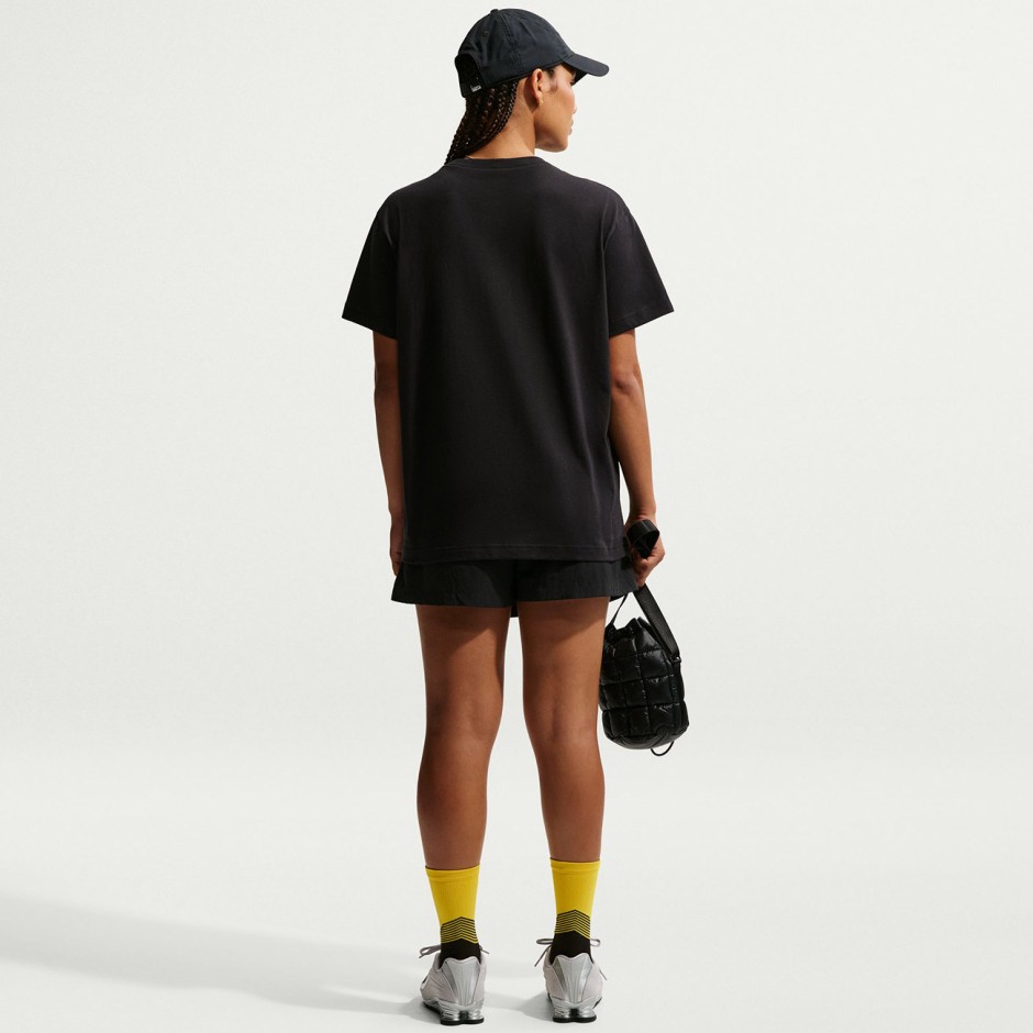 Women's T-Shirt Black - Nike Sportswear Classic
