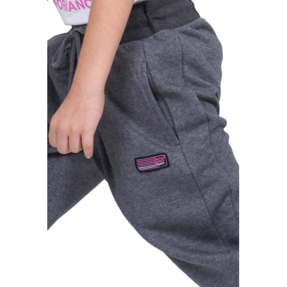BODY ACTION 022901-01-03E Coal