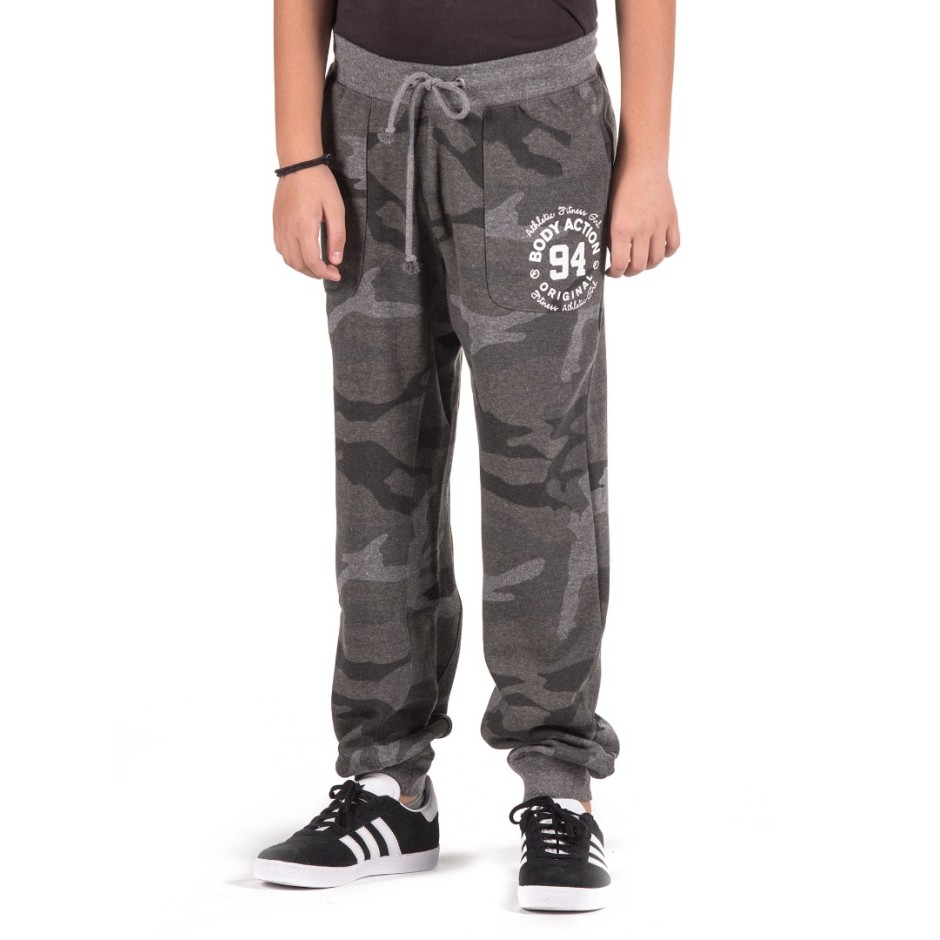 BODY ACTION 022801-01-03B Coal
