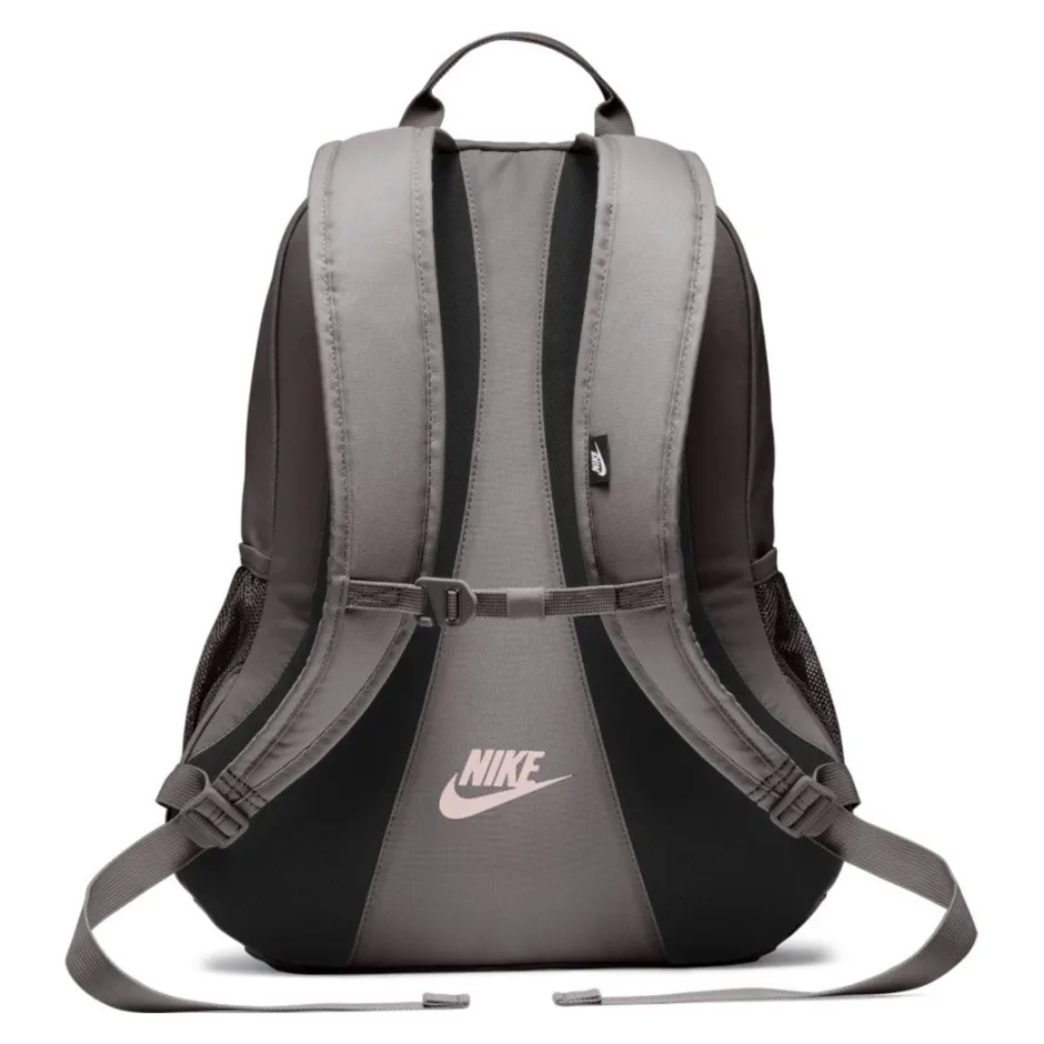 gray and white nike nike hayward futura 2.0 laptop backpack Sportswear All Over Print (26L) (Wolf Grey/White - Multicolor) ¥ Dimensions Nike Hayward 2.0 All Over