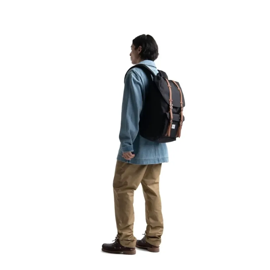 herschel backpack little america regular vs mid volume Herschel Little America, Standard vs Mid-Size Backpack Review