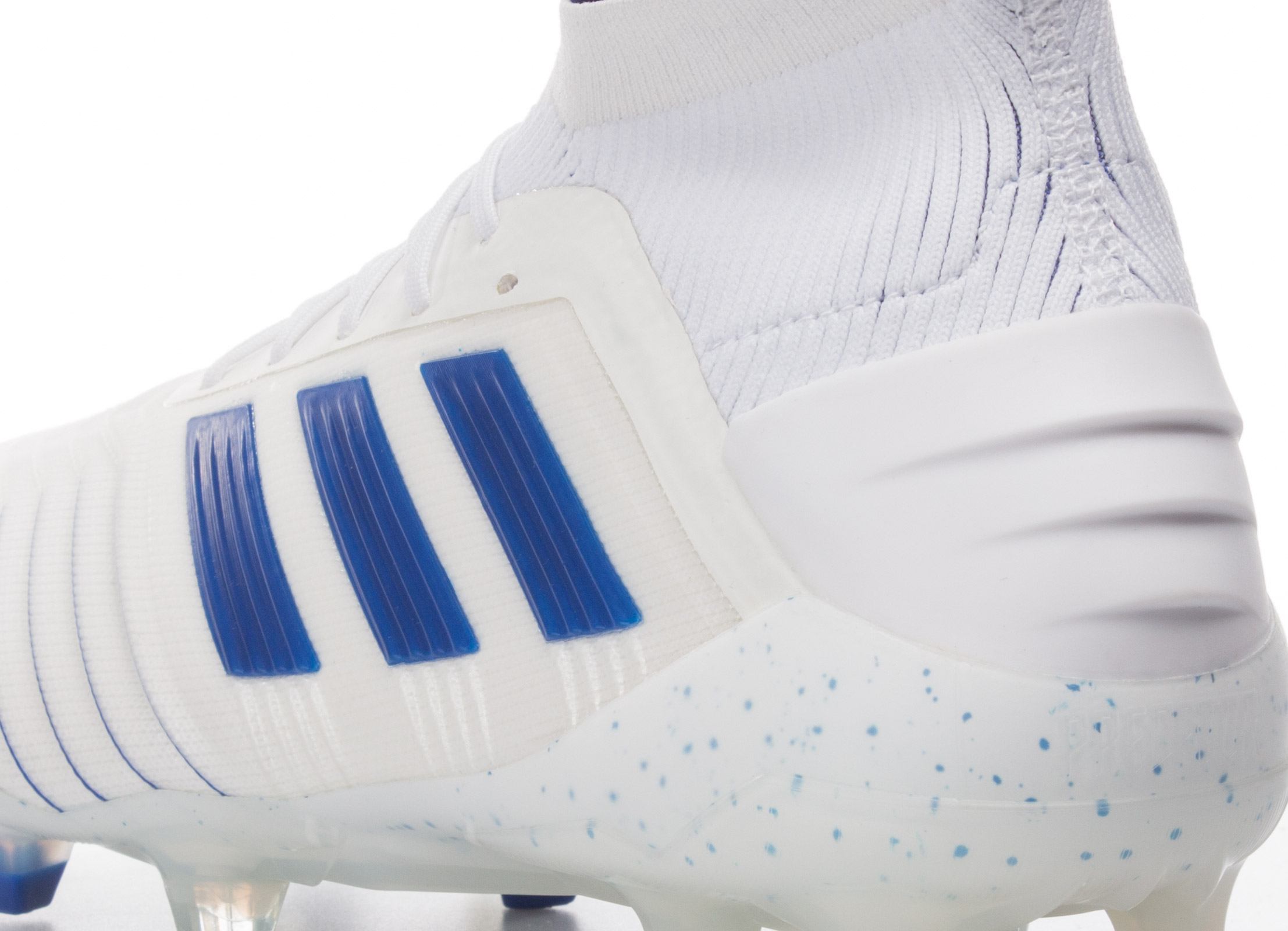predator 19.1 white and blue