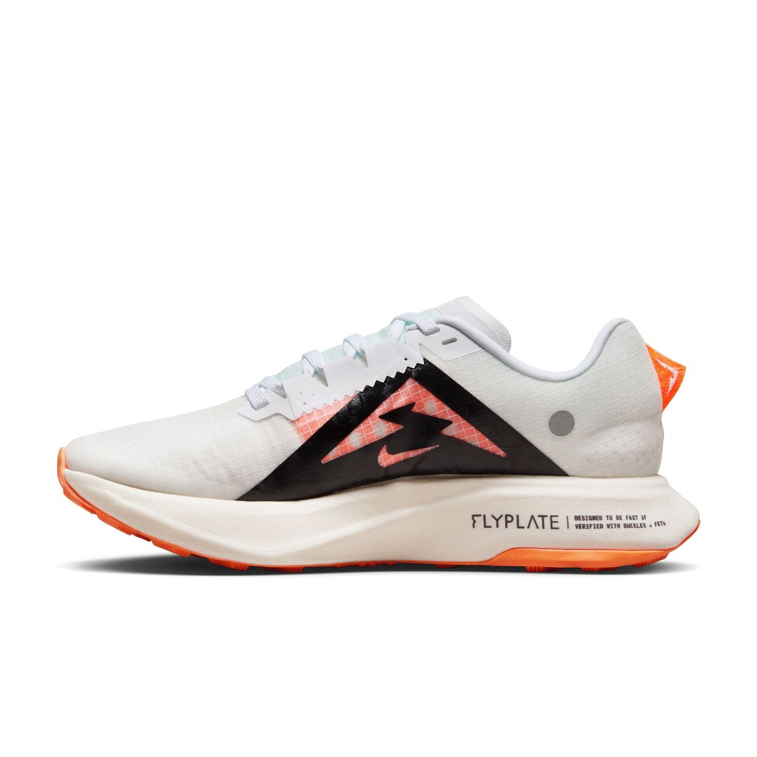 NIKE ULTRAFLY DZ0489-100 Λευκό φωτογραφία