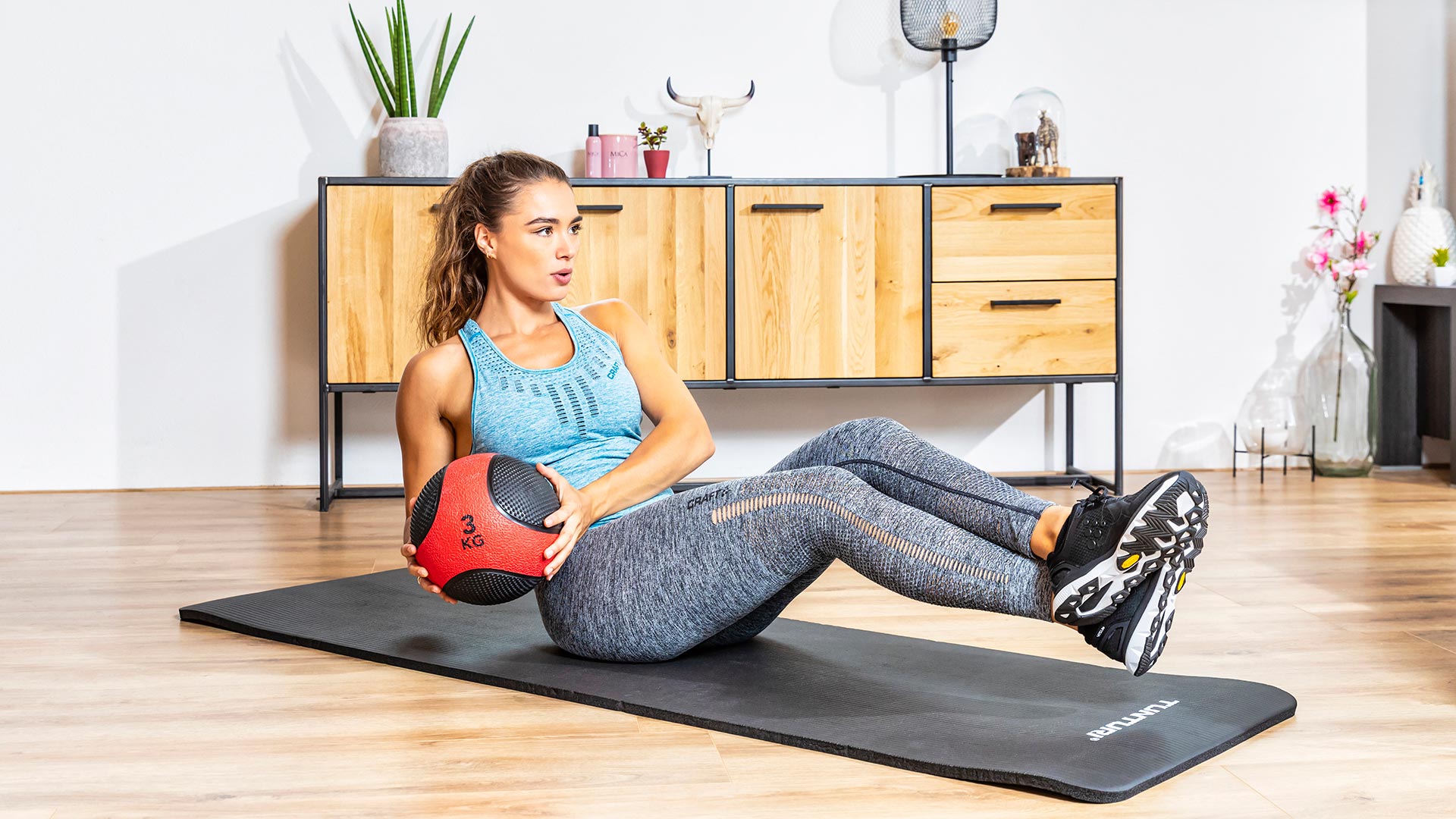 TUNTURI MEDICINE BALL 3KG, RED/BLACK 14TUSCL403 Ο-C φωτογραφία